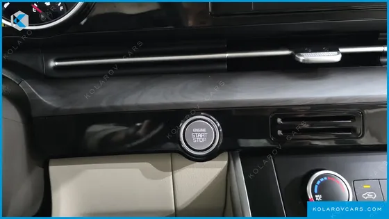 KIA CARNIVAL GASOLINE 11-SEATER PRESTIGE