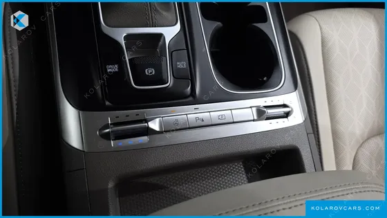 KIA CARNIVAL GASOLINE 11-SEATER PRESTIGE