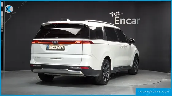 KIA CARNIVAL DIESEL 9-SEATER SIGNATURE