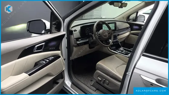 KIA CARNIVAL DIESEL 9-SEATER SIGNATURE