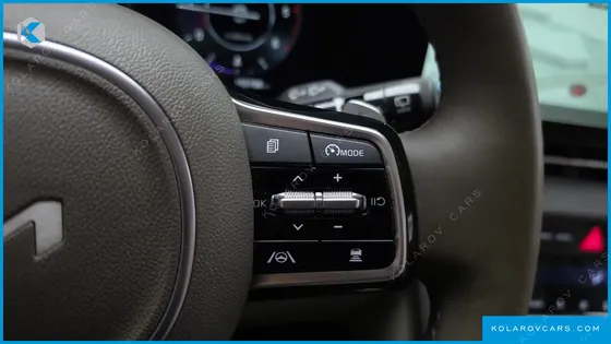 KIA CARNIVAL DIESEL 9-SEATER SIGNATURE