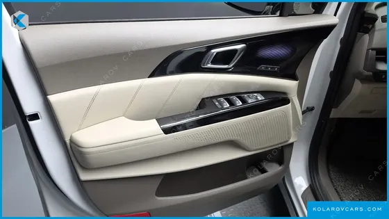 KIA CARNIVAL DIESEL 9-SEATER SIGNATURE