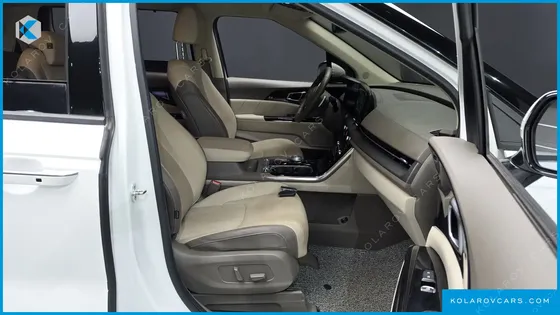 KIA CARNIVAL DIESEL 9-SEATER SIGNATURE