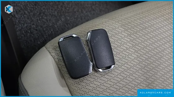 KIA CARNIVAL DIESEL 9-SEATER SIGNATURE
