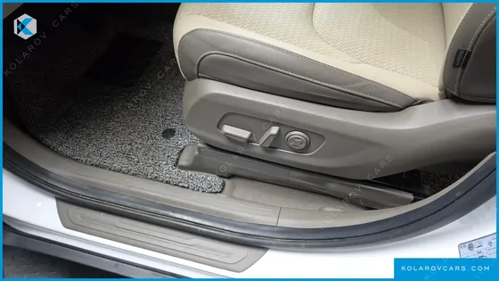 KIA CARNIVAL DIESEL 9-SEATER SIGNATURE