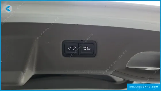 KIA CARNIVAL DIESEL 9-SEATER SIGNATURE