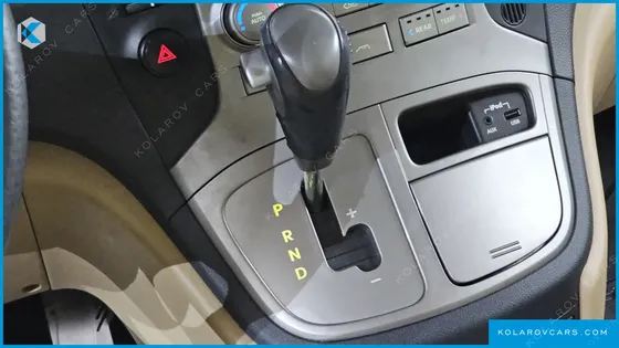 HYUNDAI STAREX 11-SEATER WAGON HVX