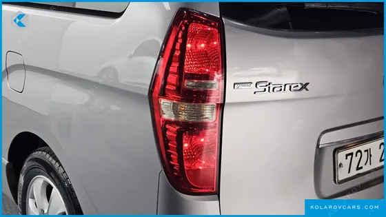 HYUNDAI STAREX 11-SEATER WAGON HVX