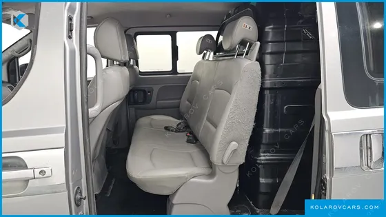 HYUNDAI STAREX 5-SEATER VAN