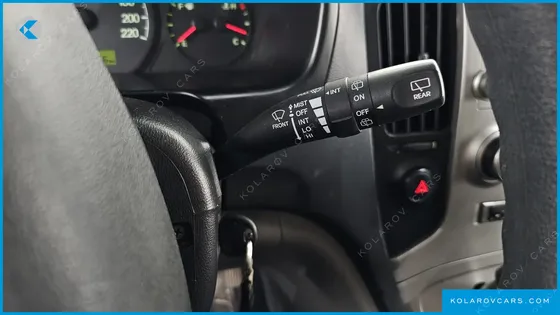 HYUNDAI STAREX 5-SEATER VAN