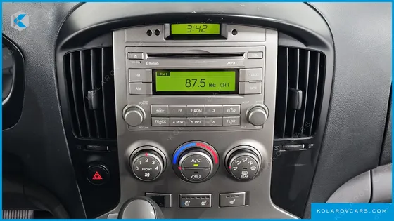 HYUNDAI STAREX 5-SEATER VAN