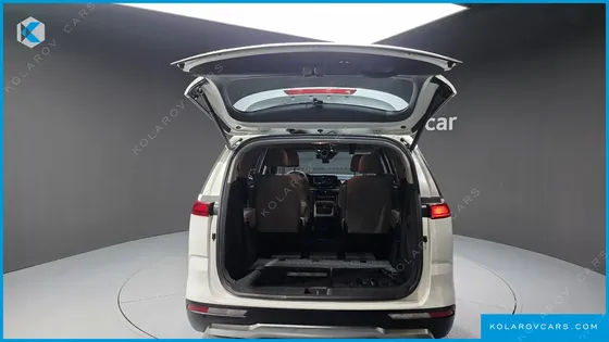 KIA CARNIVAL DIESEL 7-SEATER OUTDOOR