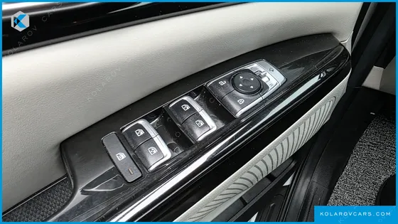 KIA CARNIVAL DIESEL 7-SEATER OUTDOOR