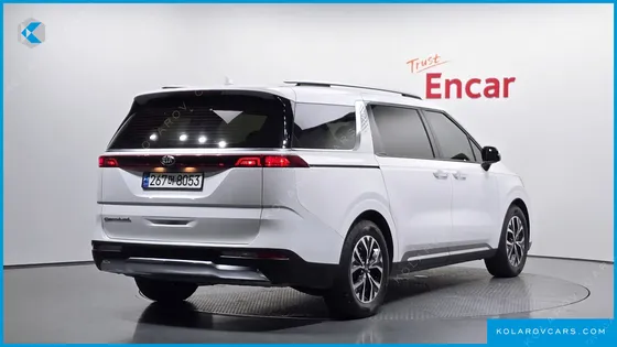 KIA CARNIVAL DIESEL 9-SEATER SIGNATURE