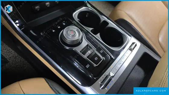 KIA CARNIVAL DIESEL 9-SEATER SIGNATURE