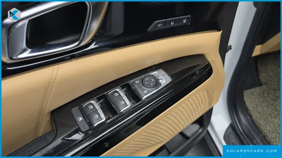 KIA CARNIVAL DIESEL 9-SEATER SIGNATURE
