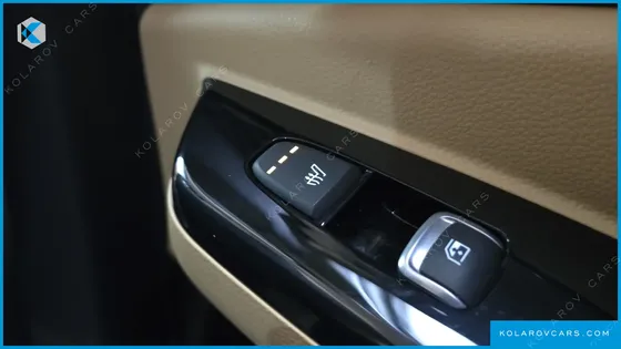 KIA CARNIVAL DIESEL 9-SEATER SIGNATURE