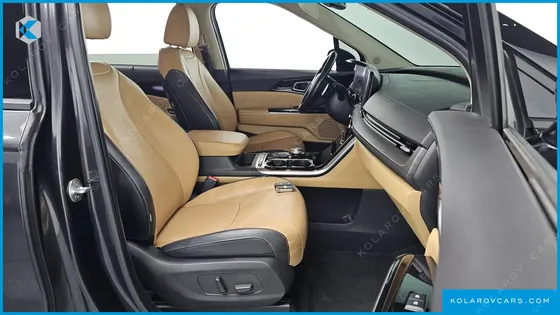 KIA CARNIVAL GASOLINE 9-SEATER SIGNATURE