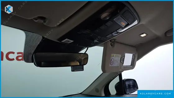 KIA CARNIVAL GASOLINE 9-SEATER SIGNATURE