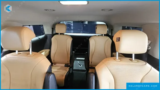 KIA CARNIVAL GASOLINE 9-SEATER SIGNATURE