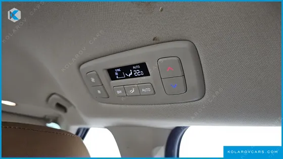 KIA CARNIVAL GASOLINE 9-SEATER SIGNATURE
