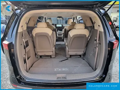 KIA CARNIVAL DIESEL 9-SEATER PRESTIGE