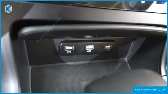 KIA CARNIVAL DIESEL 9-SEATER PRESTIGE