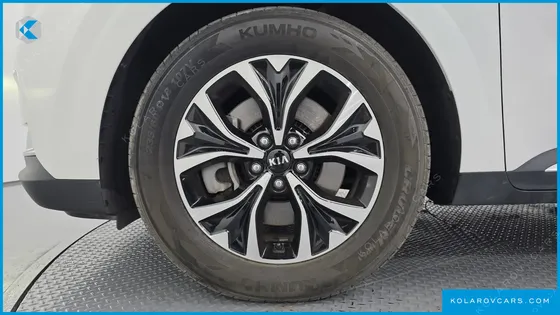 KIA CARNIVAL DIESEL 9-SEATER NOBLESSE