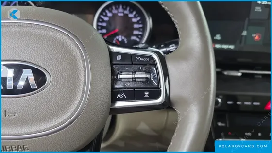 KIA CARNIVAL DIESEL 9-SEATER NOBLESSE