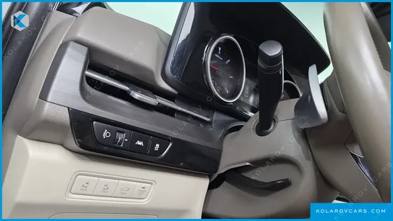 KIA CARNIVAL DIESEL 9-SEATER NOBLESSE