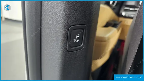 KIA CARNIVAL DIESEL 9-SEATER NOBLESSE