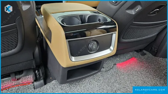 KIA CARNIVAL DIESEL 9-SEATER NOBLESSE