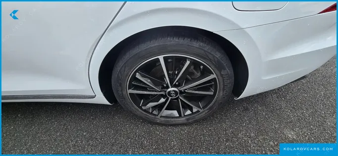 HYUNDAI GRANDEUR 3.0 LPI RENT CAR
