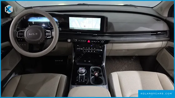 KIA CARNIVAL DIESEL 7-SEATER OUTDOOR