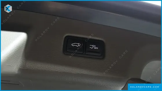 KIA CARNIVAL DIESEL 7-SEATER OUTDOOR