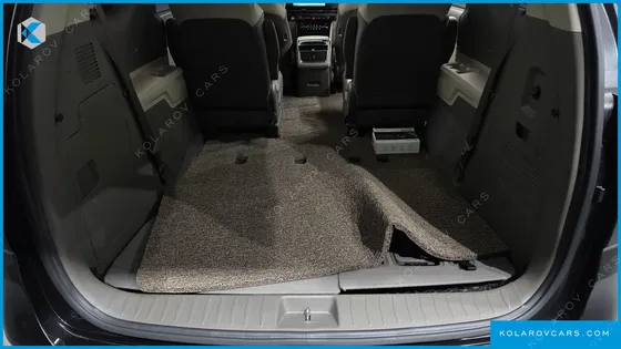 KIA CARNIVAL DIESEL 7-SEATER OUTDOOR