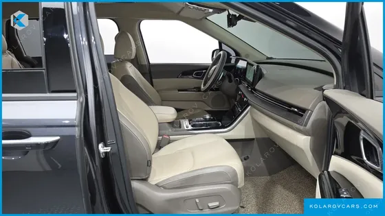 KIA CARNIVAL DIESEL 7-SEATER OUTDOOR
