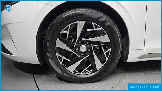 HYUNDAI GRANDEUR LE BLANC
