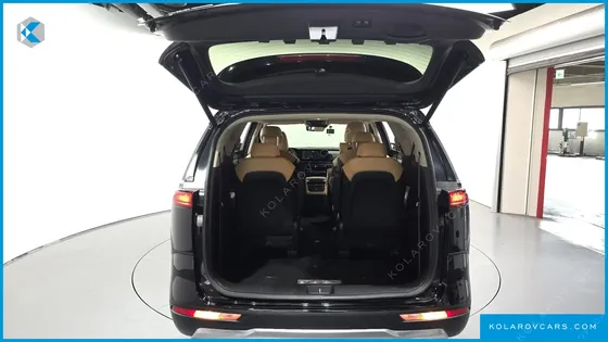 KIA CARNIVAL DIESEL 9-SEATER NOBLESSE