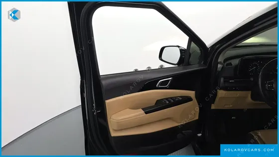 KIA CARNIVAL DIESEL 9-SEATER NOBLESSE