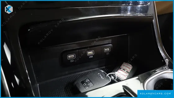 KIA CARNIVAL DIESEL 9-SEATER NOBLESSE