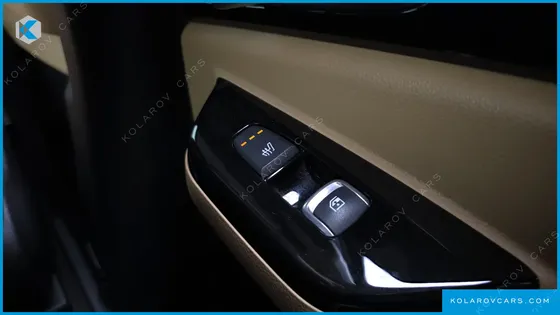 KIA CARNIVAL DIESEL 9-SEATER NOBLESSE