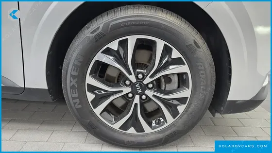 KIA CARNIVAL DIESEL 9-SEATER PRESTIGE