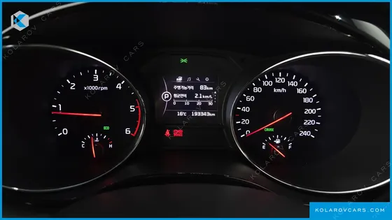 KIA CARNIVAL 9-SEATER PRESTIGE