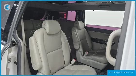 KIA CARNIVAL 9-SEATER PRESTIGE