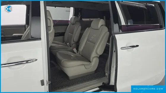 KIA CARNIVAL 9-SEATER PRESTIGE