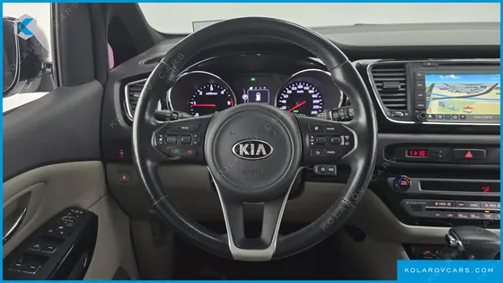 KIA CARNIVAL 9-SEATER PRESTIGE