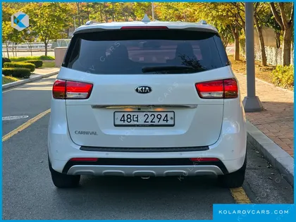 KIA CARNIVAL 9-SEATER LUXURY