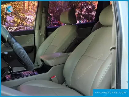 KIA CARNIVAL 9-SEATER LUXURY