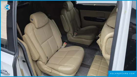 KIA CARNIVAL GASOLINE 7-SEATER HI-LIMOUSINE (SPECIAL)